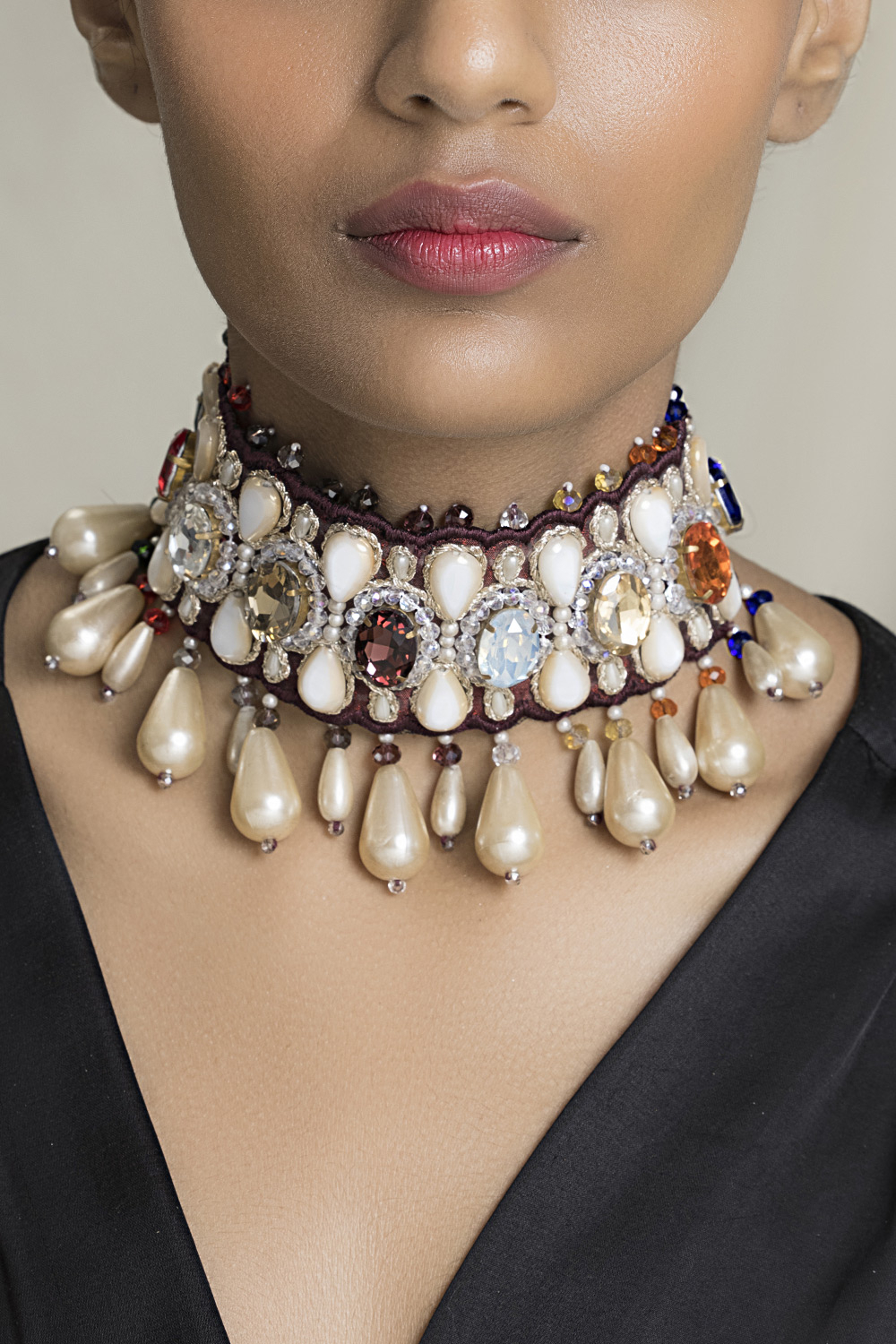 Ivory pearl and gem embellished choker 